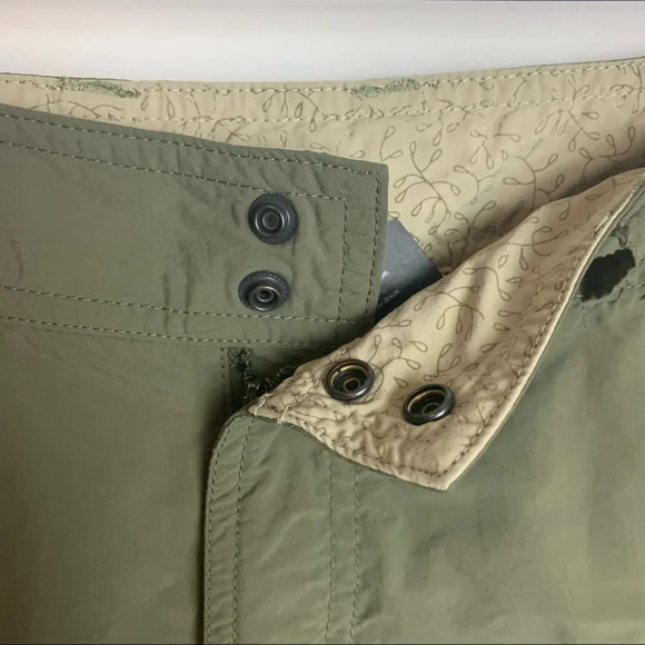 OUTDOOR RESEARCH Green Nylon Camping Casual Hiking  Shorts Size Women’s Small - Picture 3 of 11